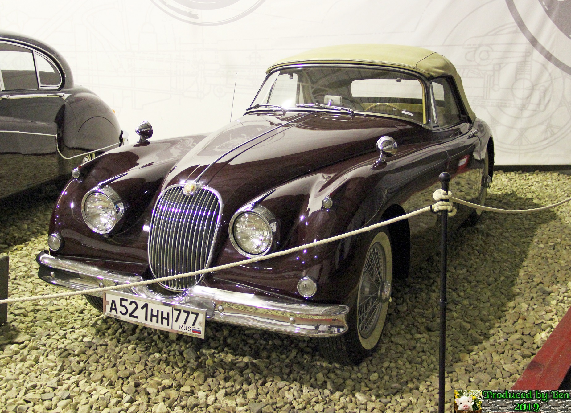 а 521 нн 777, Jaguar XK150 
