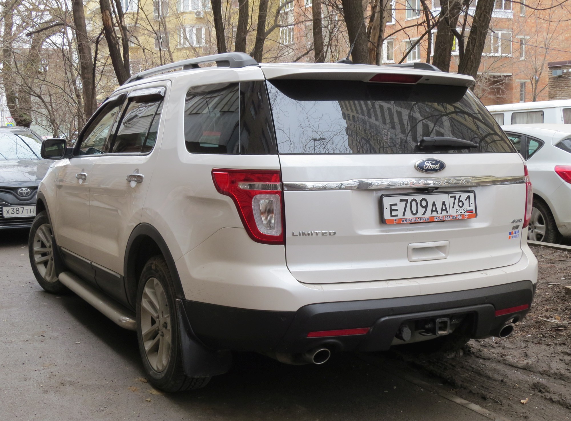 е 709 аа 761, Ford Explorer 5th gen (U502), 2010–2015