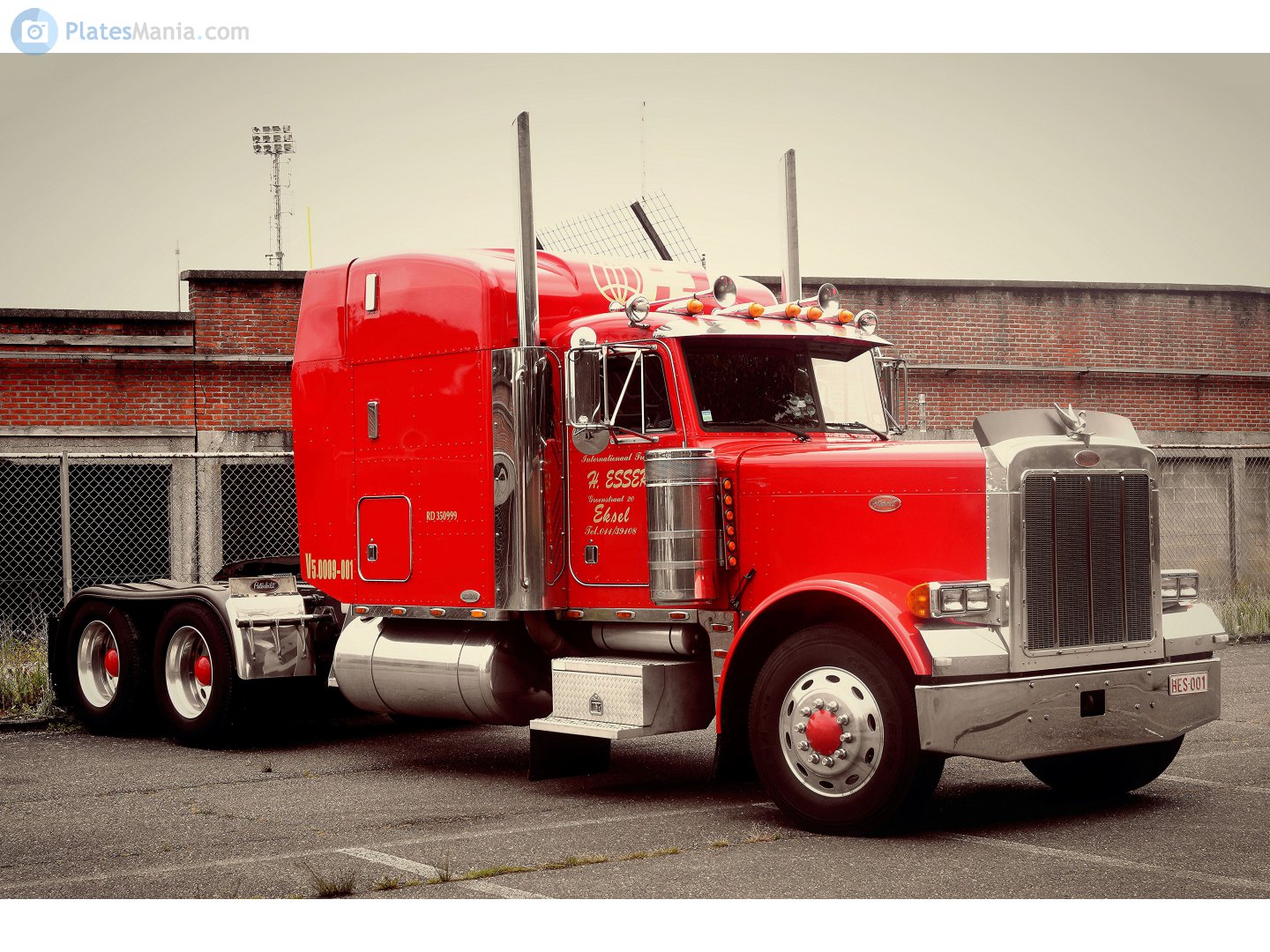 HES-001, Peterbilt 379 