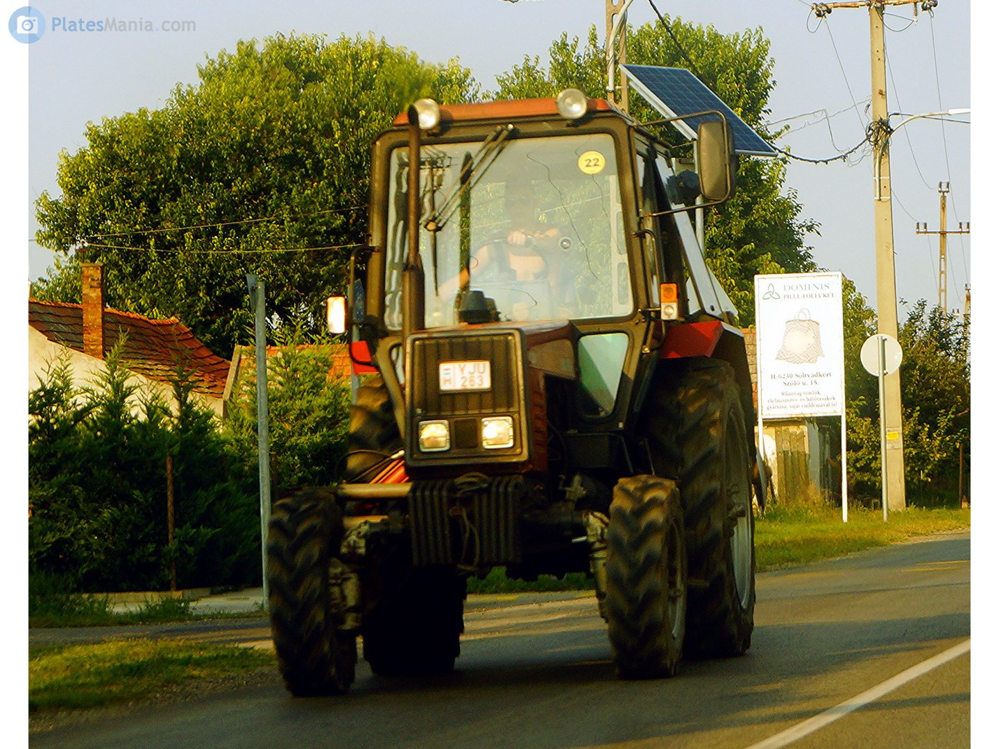 YJU-263, Belarus (MTZ) 820 