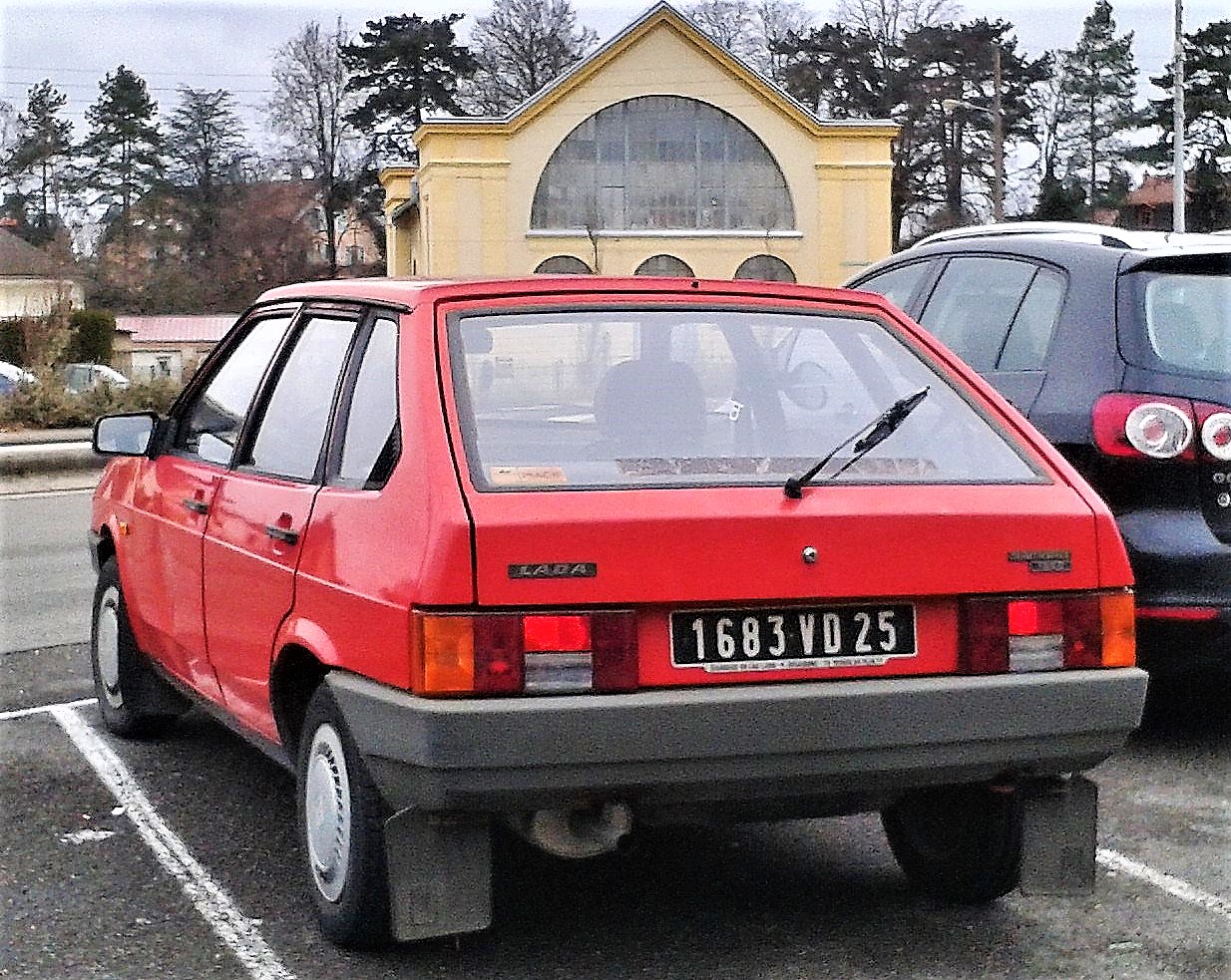 1683 VD 25, Lada (VAZ) 2109 2109 Спутник (Samara/Forma/Sputnik), 1987–2004 (–2011 for others)
