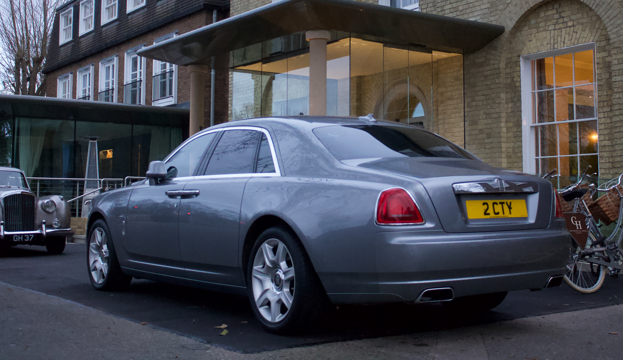 2CTY, Rolls-Royce Ghost 1st gen (RR4), 2009–2014
