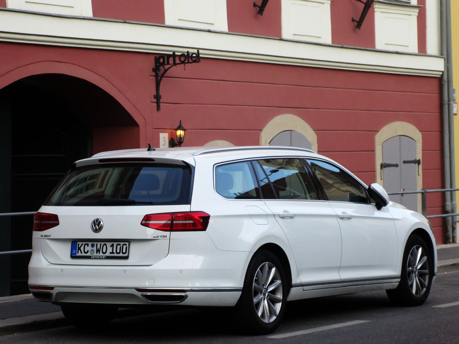 KC WO 100, Volkswagen Passat 8th gen Variant (B8; 3G), 2015–2023