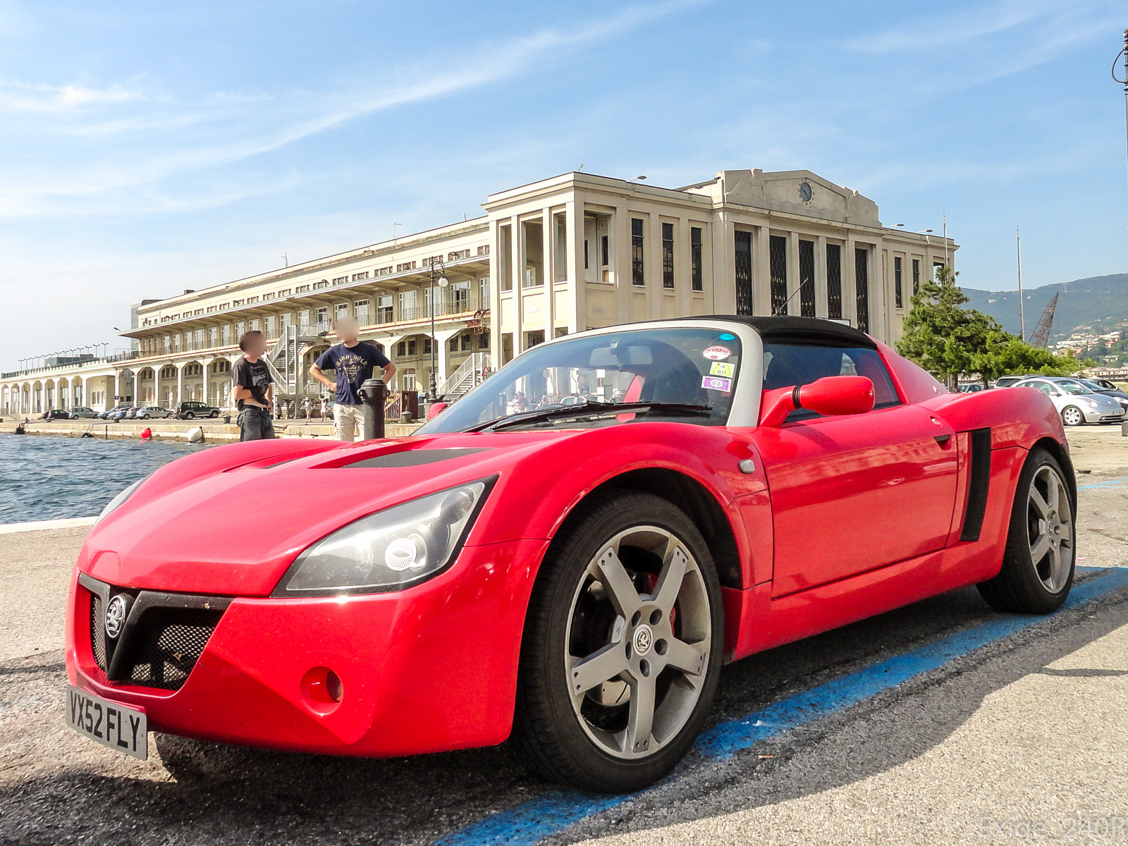 VX52FLY, Vauxhall VX220 1st gen (E01), 2000–2005