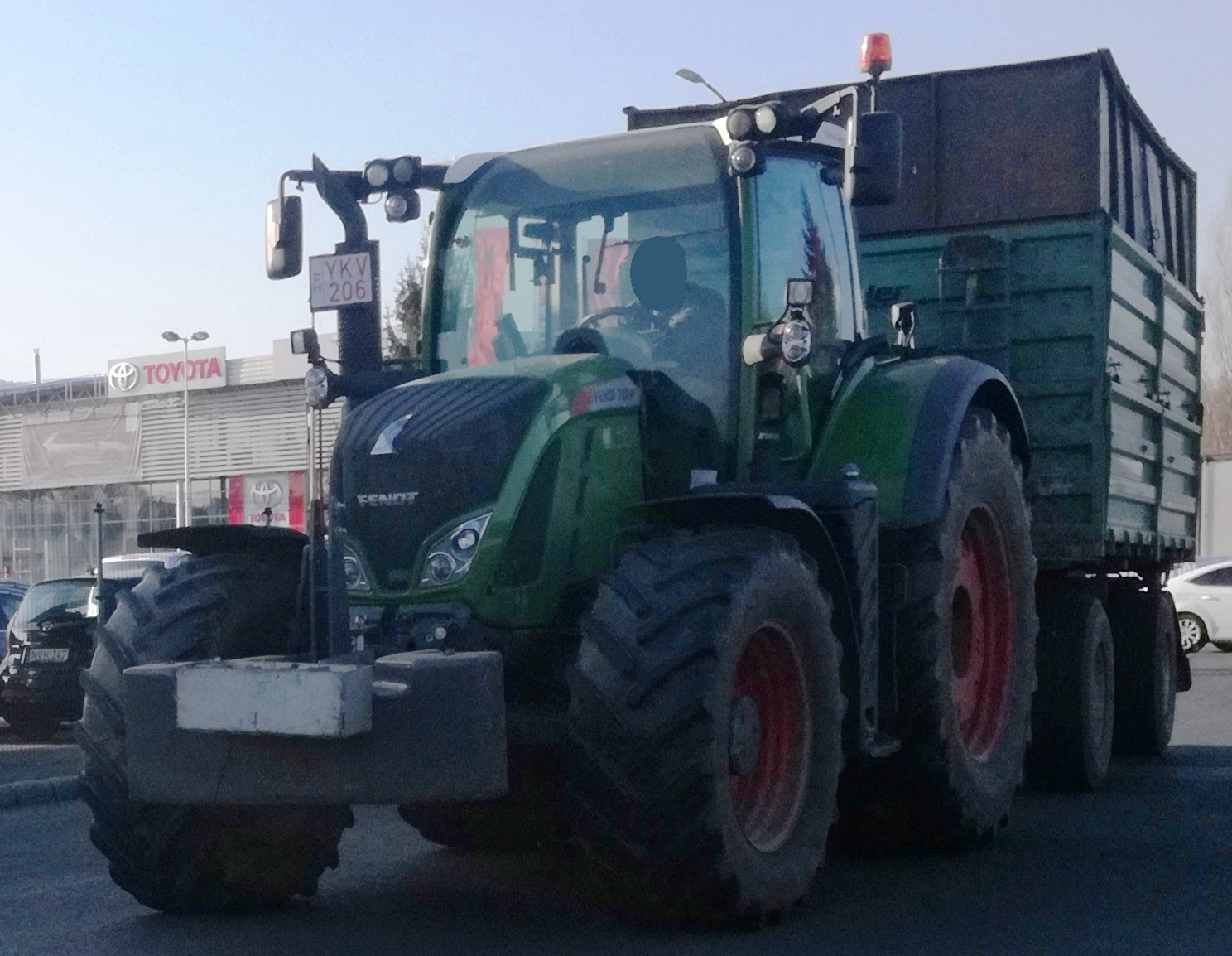 YKV-206, Fendt 700-Series 