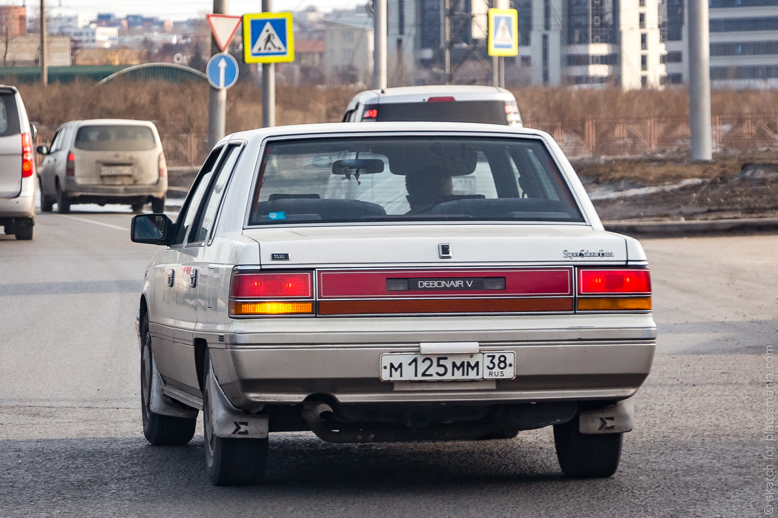 м 125 мм 38, Mitsubishi Debonair 2nd gen (S11A/S12A), 1986–1992