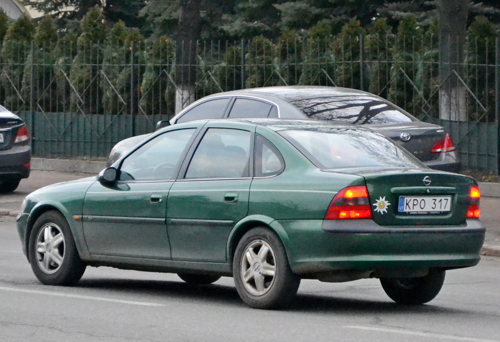 KPO 317, Opel Vectra 2nd gen Sedan (B; J96), 1995–2002