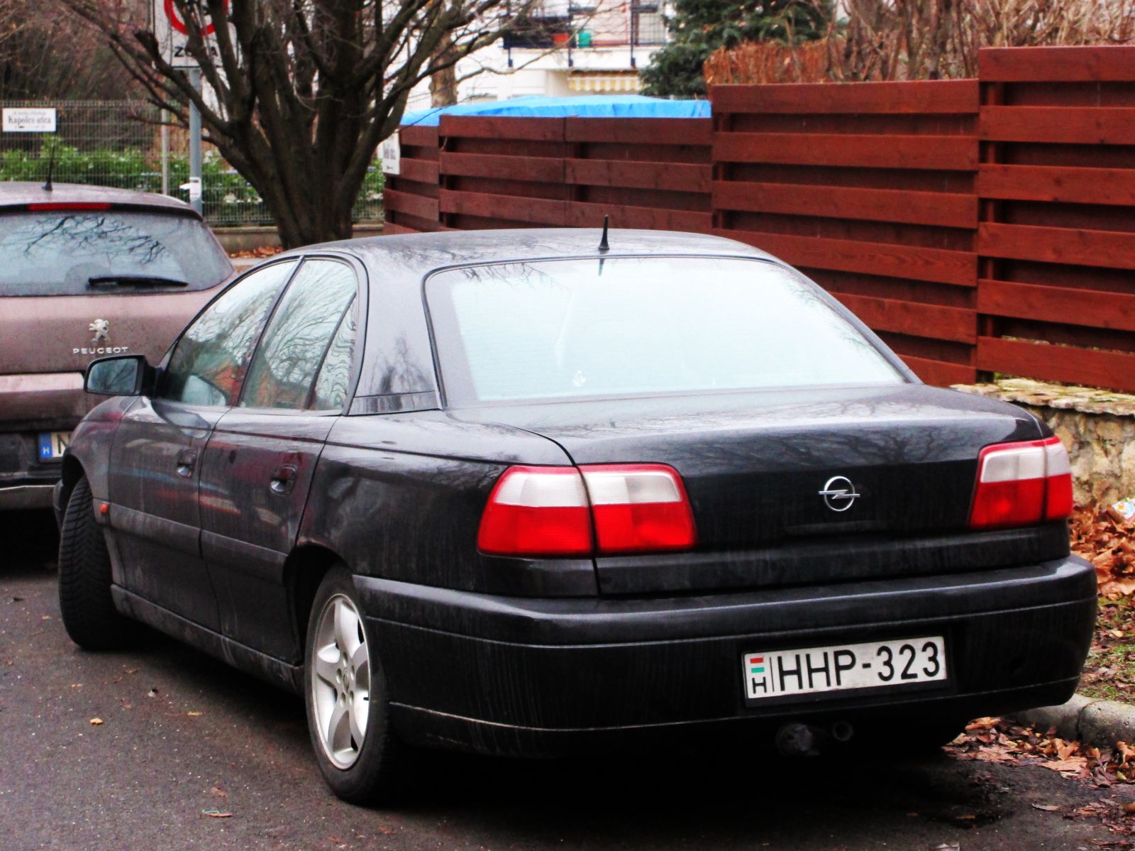 HHP-323, Opel Omega 2nd gen Sedan (B; V94), facelift, 1999–2003