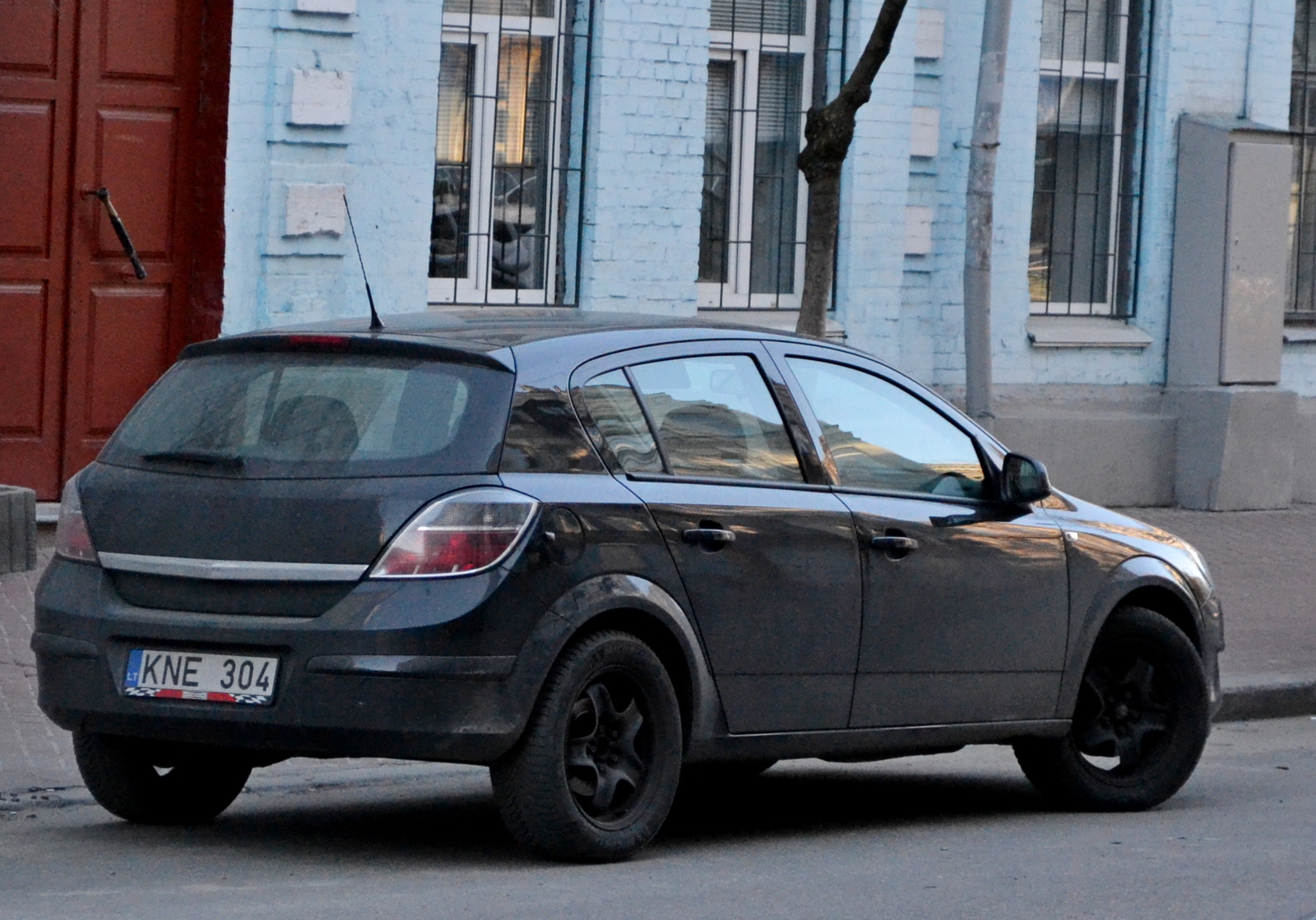 KNE 304, Opel Astra 3rd gen 5-door Hatch (H; A04), 2004–2014