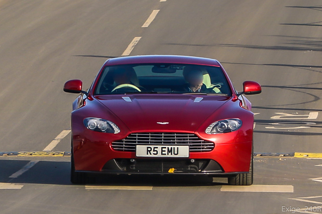 R5EMU, Aston Martin V8 Vantage 