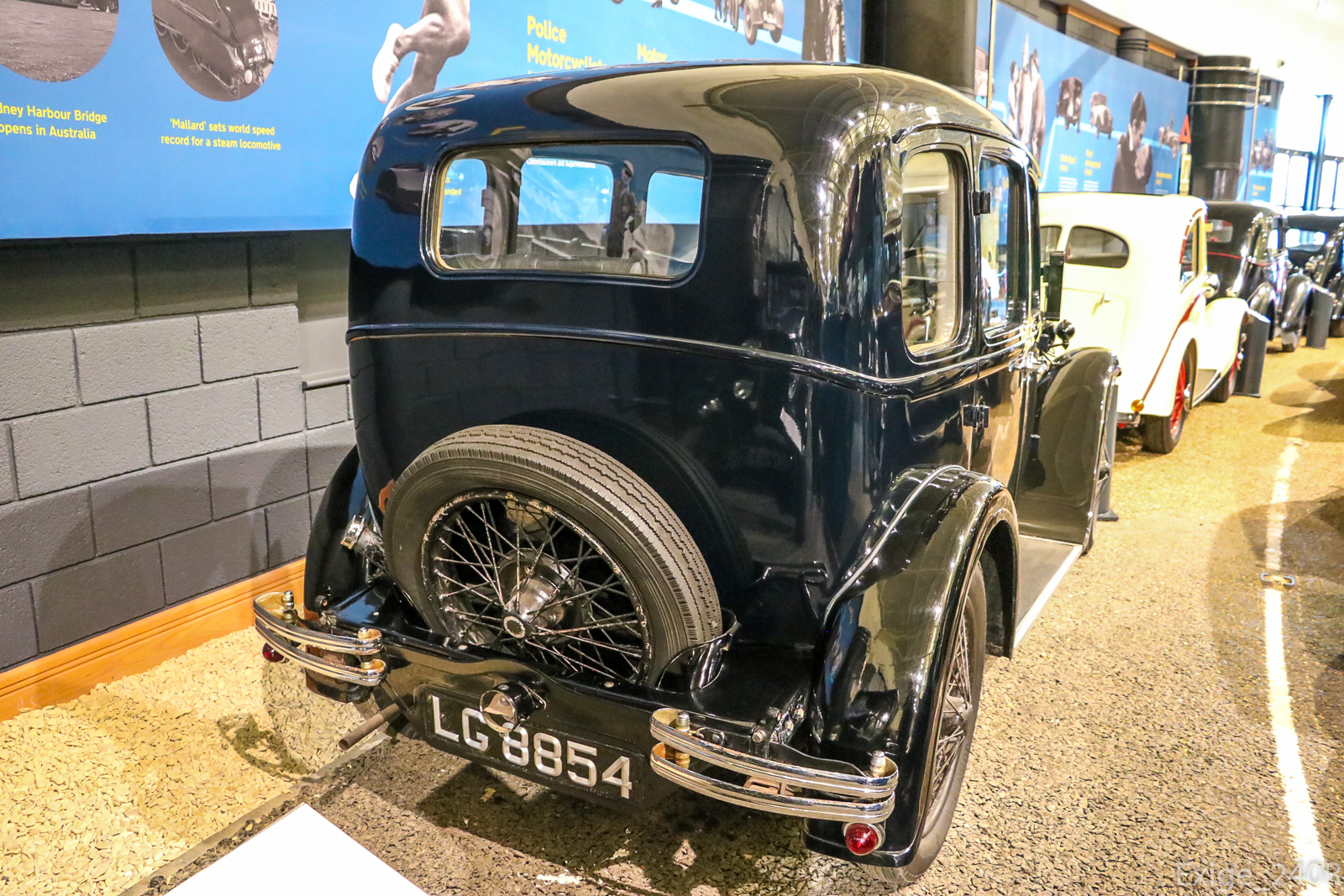 LG8854, Austin Twelve-six 