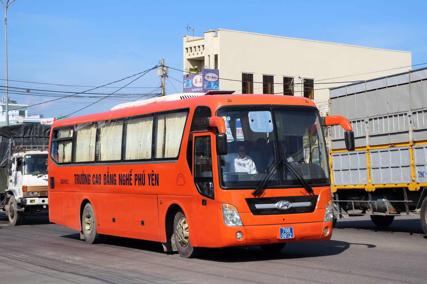78B-0912, Hyundai Universe Xpress 