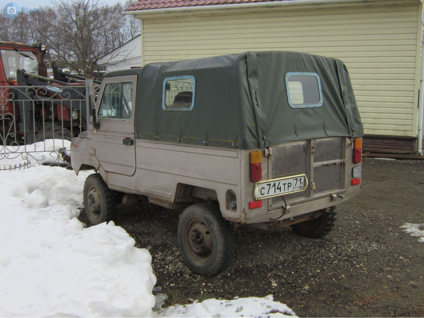 с 714 тр 71, LuAZ 1302 