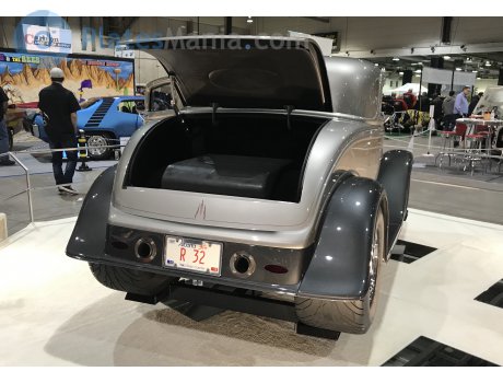 R 32, Ford Model B