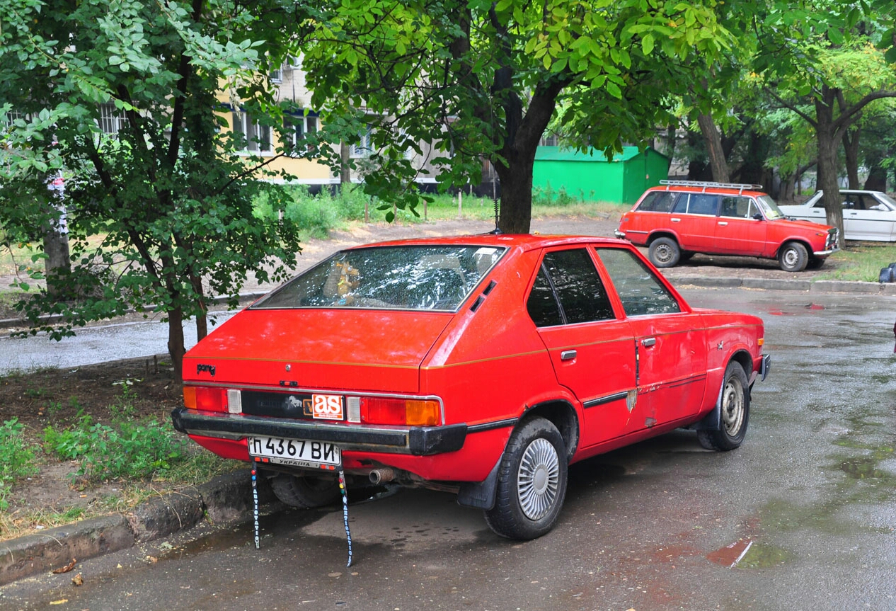 п 4367 ВИ, Hyundai Pony 1st gen 4-door Sedan (110), 1975–1982
