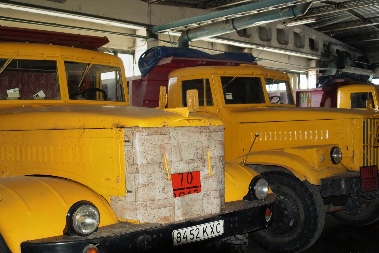 8452 КХС, KrAZ 256 