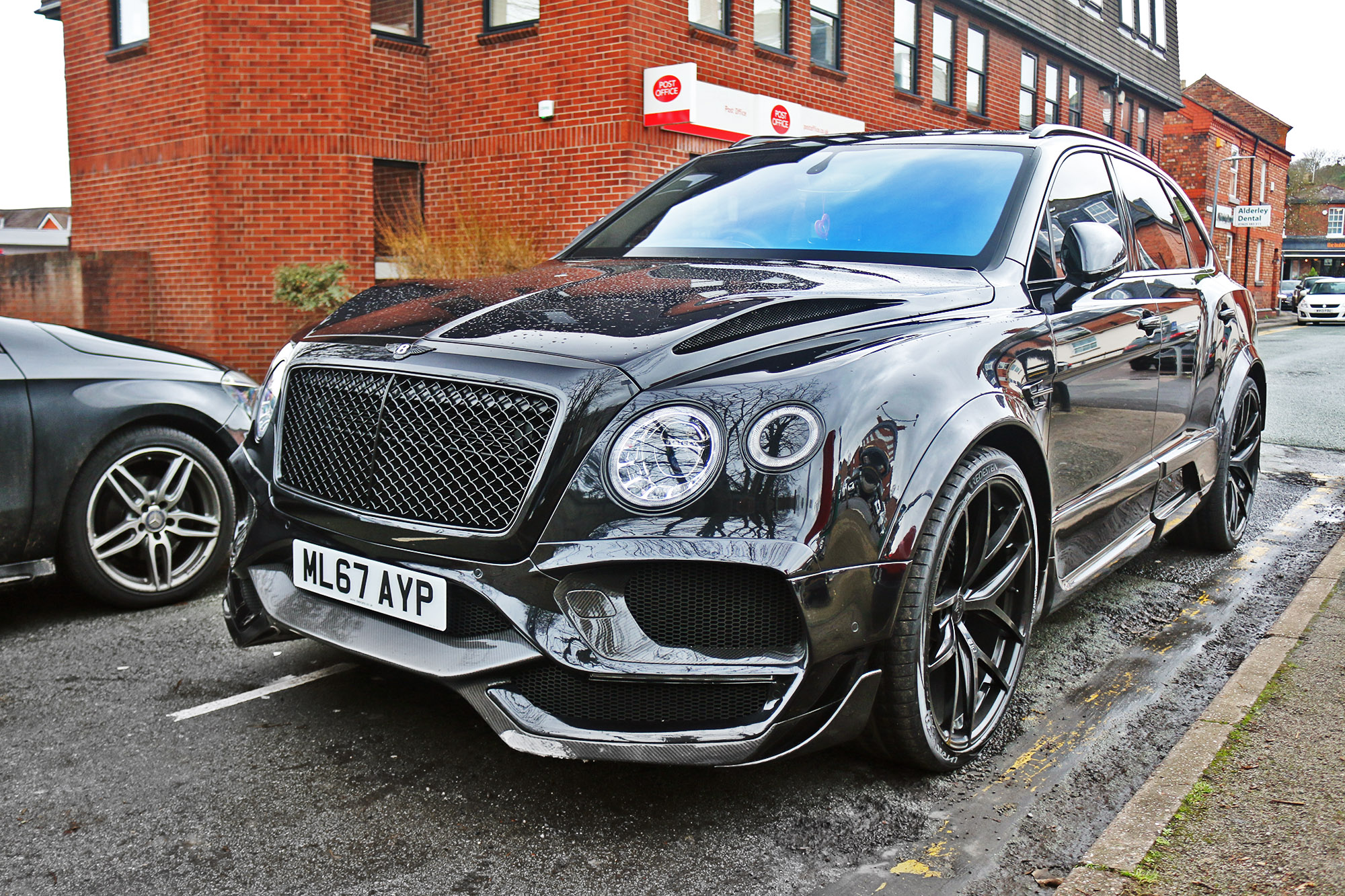 ML67AYP, Bentley Bentayga 1st gen (PL71), 2016–2020