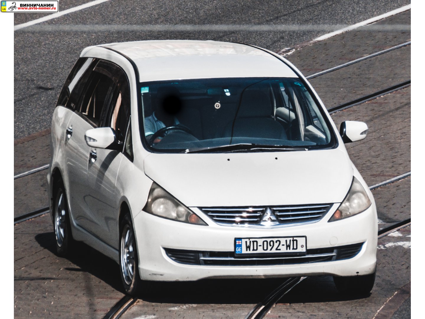 WD-092-WD, Mitsubishi Grandis 1st gen (NA/BA), 2003–2011