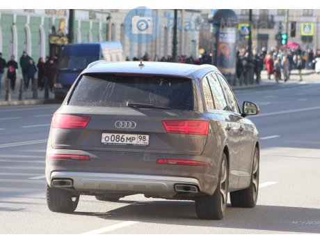 о086мр98, Audi Q7