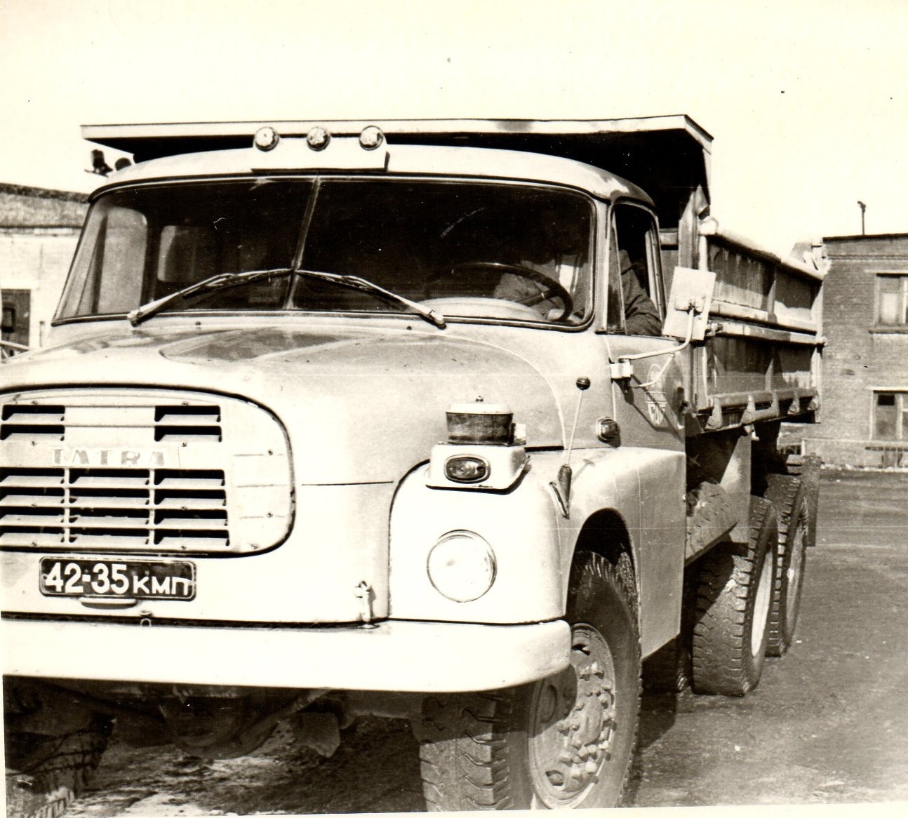 4235 КМП, Tatra 148 