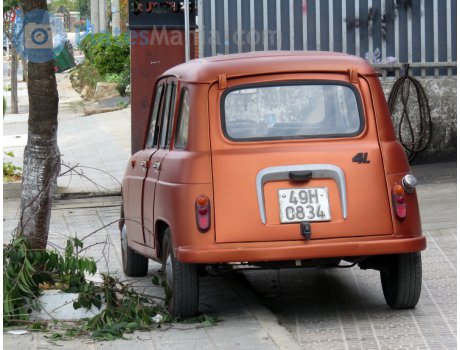 49H-0834, Renault 4