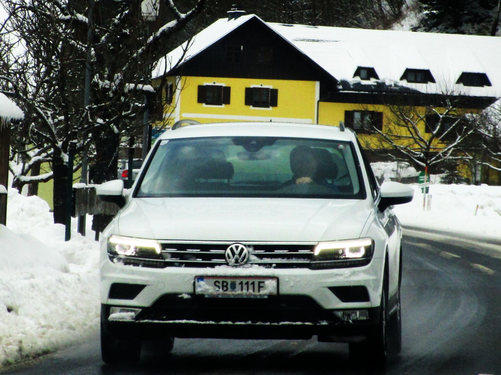 SB 111 F, Volkswagen Tiguan 2nd gen (AD/AX/Allspace/L), 2016–2021