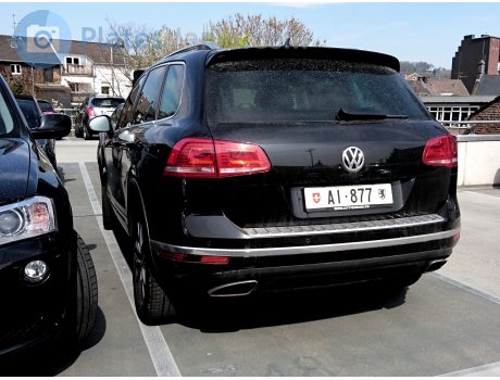 AI 877, Volkswagen Touareg