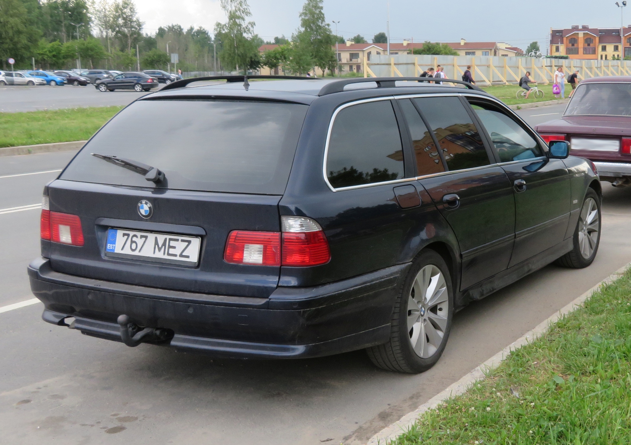 767 MEZ, BMW 5 Series 4th gen Touring (E39), 1996–2003