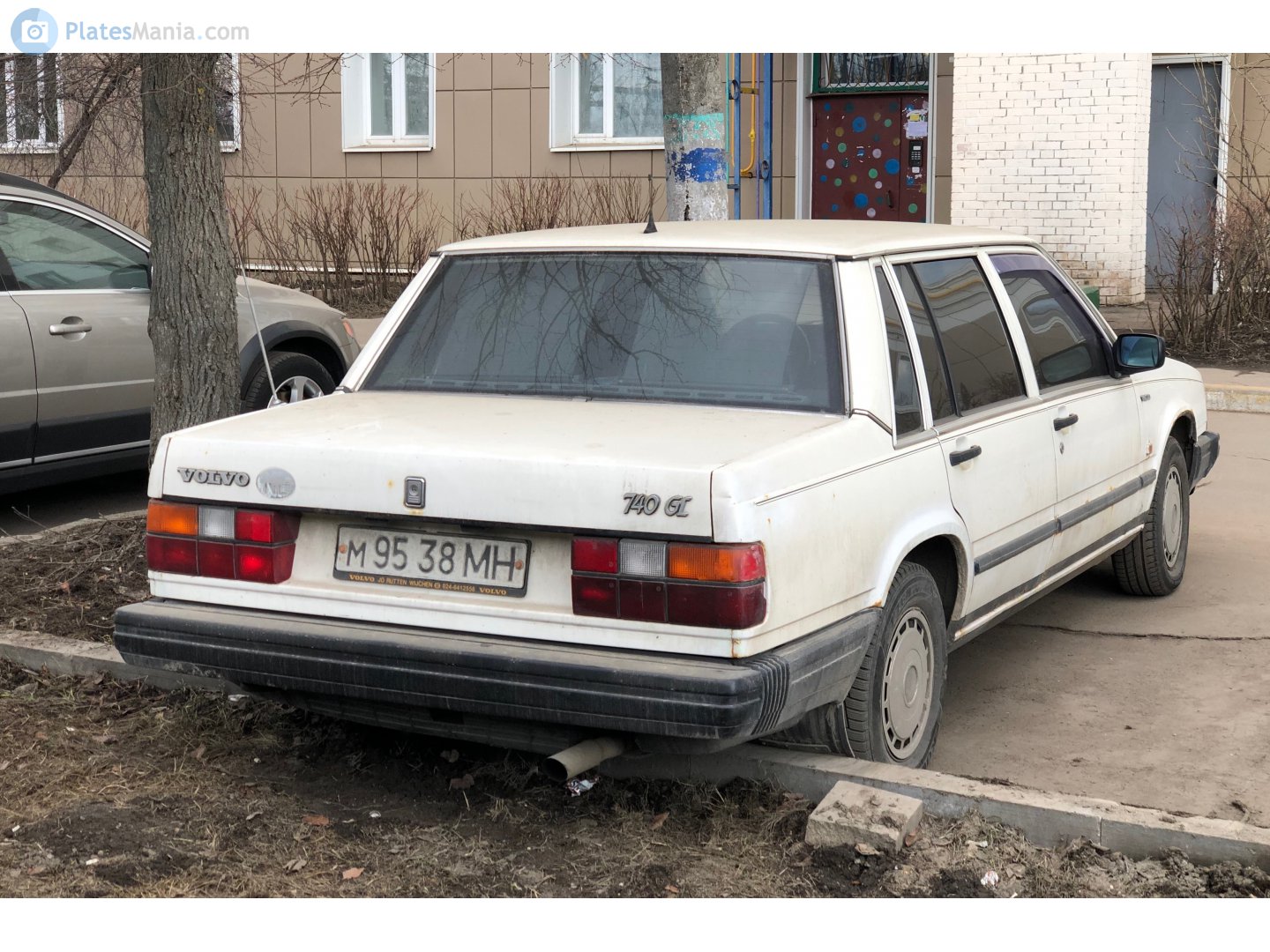 м 9538 МН, Volvo 740 1st gen Sedan (744), 1984–1989