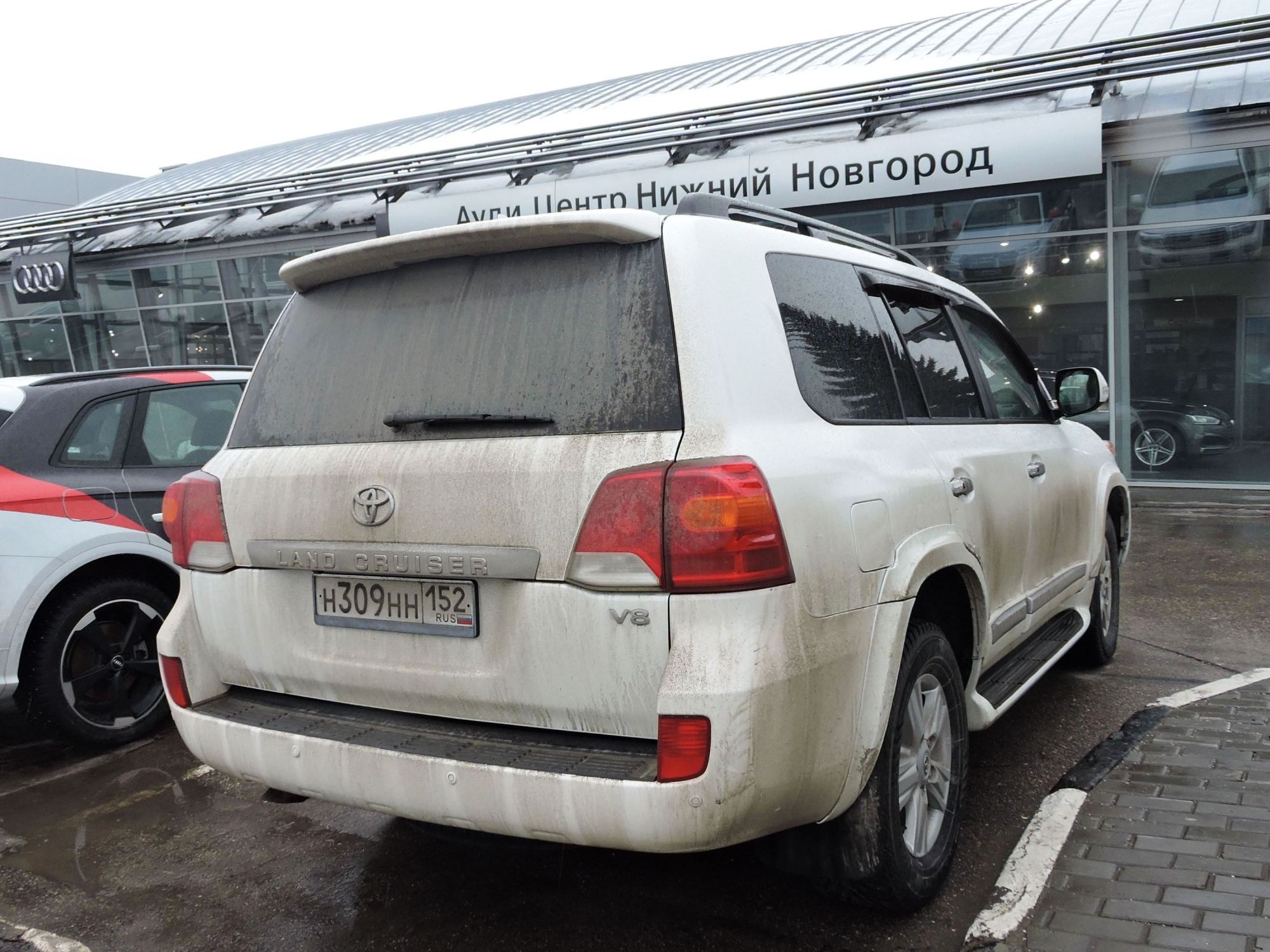 н 309 нн 152, Toyota Land Cruiser 200 (J200), 1st facelift, 2011–2015