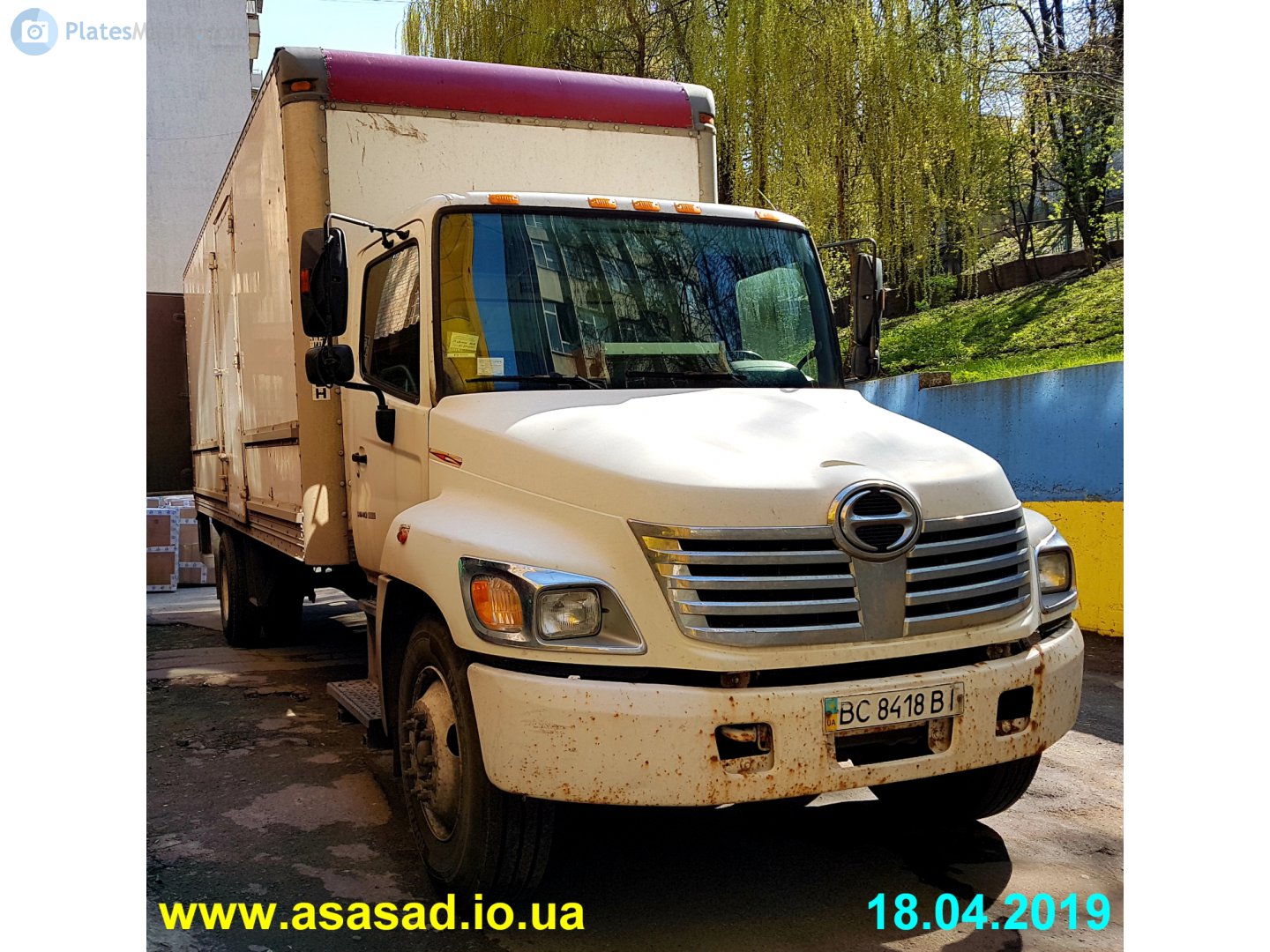 BC 8418 BI, Hino 600 Series 