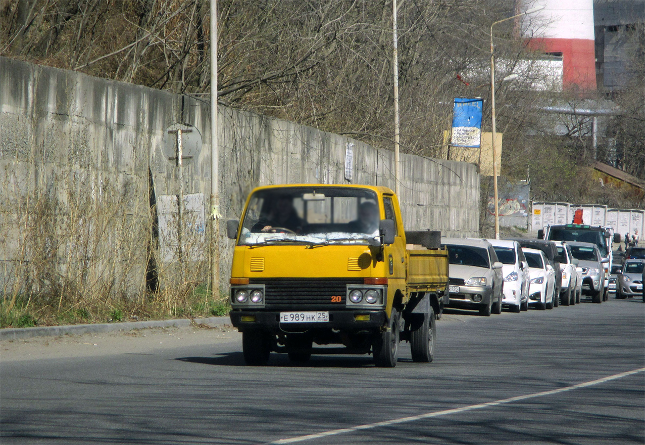 е 989 нк 25, Nissan Atlas 