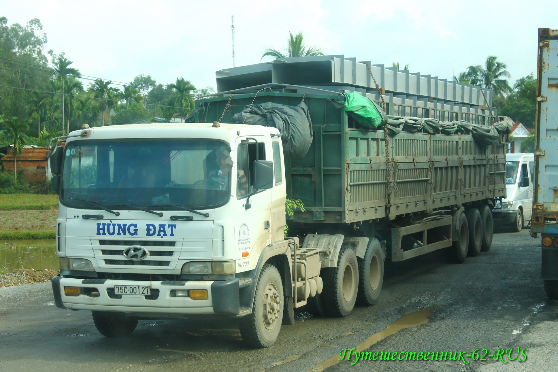 75C-001.27, Hyundai HD700 / HD1000 