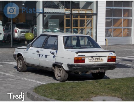 е 5997 КЛ, Renault 9