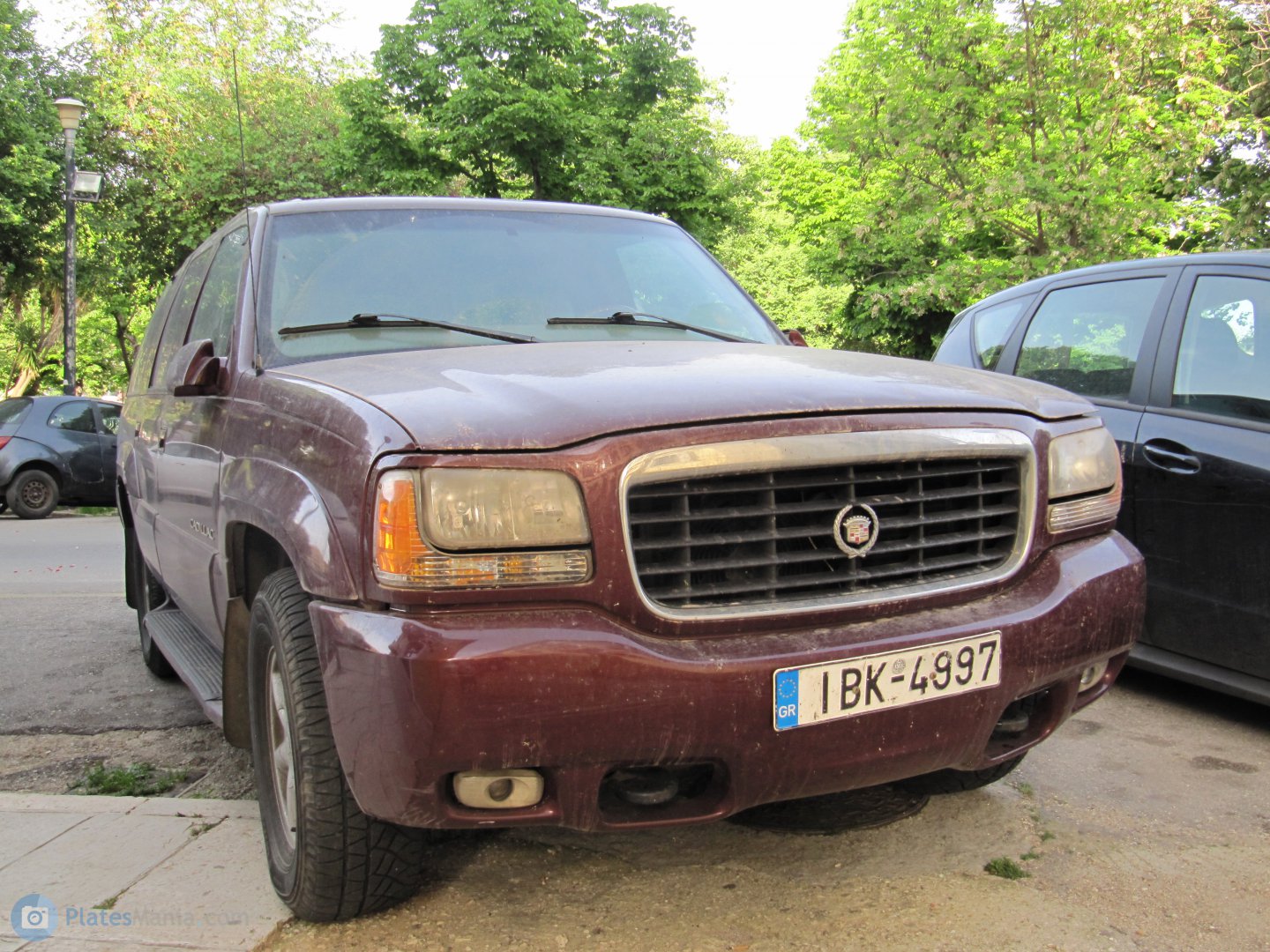 IBK-4997, Cadillac Escalade 1st gen (GMT435), 1998–2000