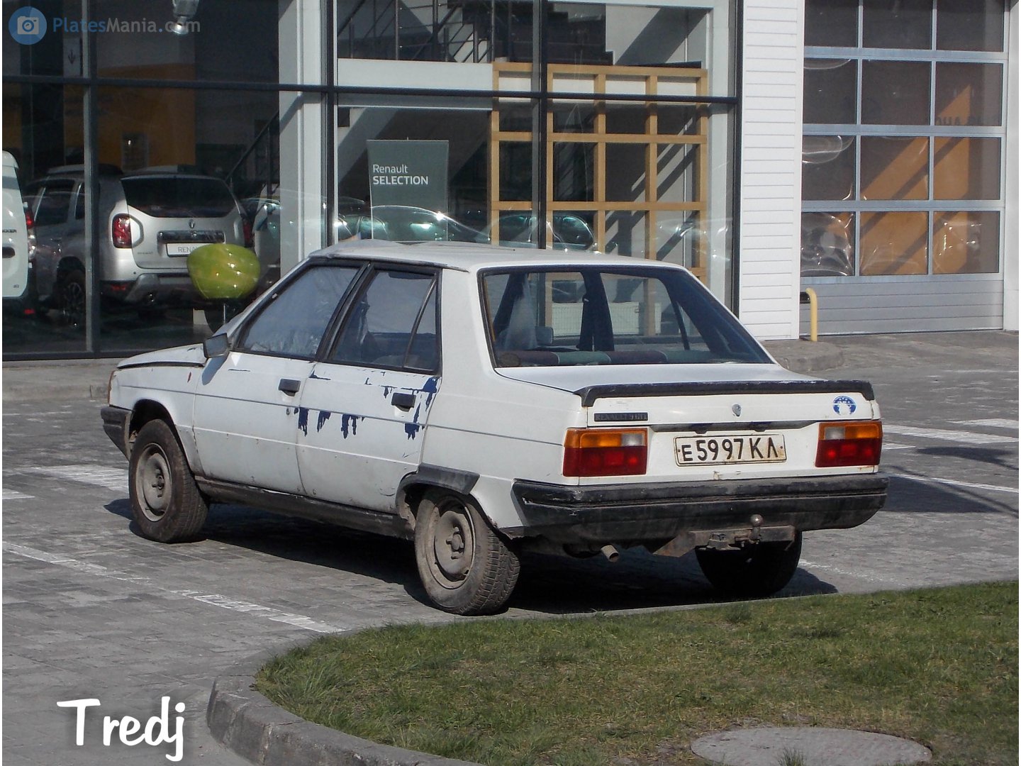 е 5997 КЛ, Renault 9 1st gen (L42), 1981–1989