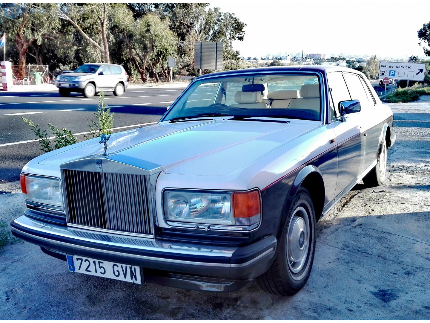 7215 GVN, Rolls-Royce Silver Spur 