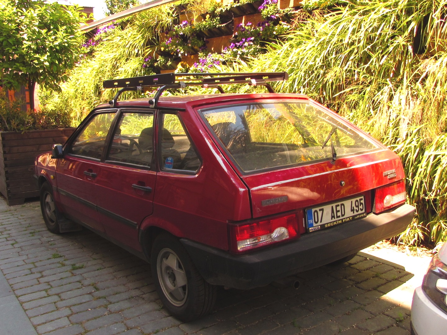 07 AED 495, Lada (VAZ) 2109 2109 Спутник (Samara/Forma/Sputnik), 1987–2004 (–2011 for others)