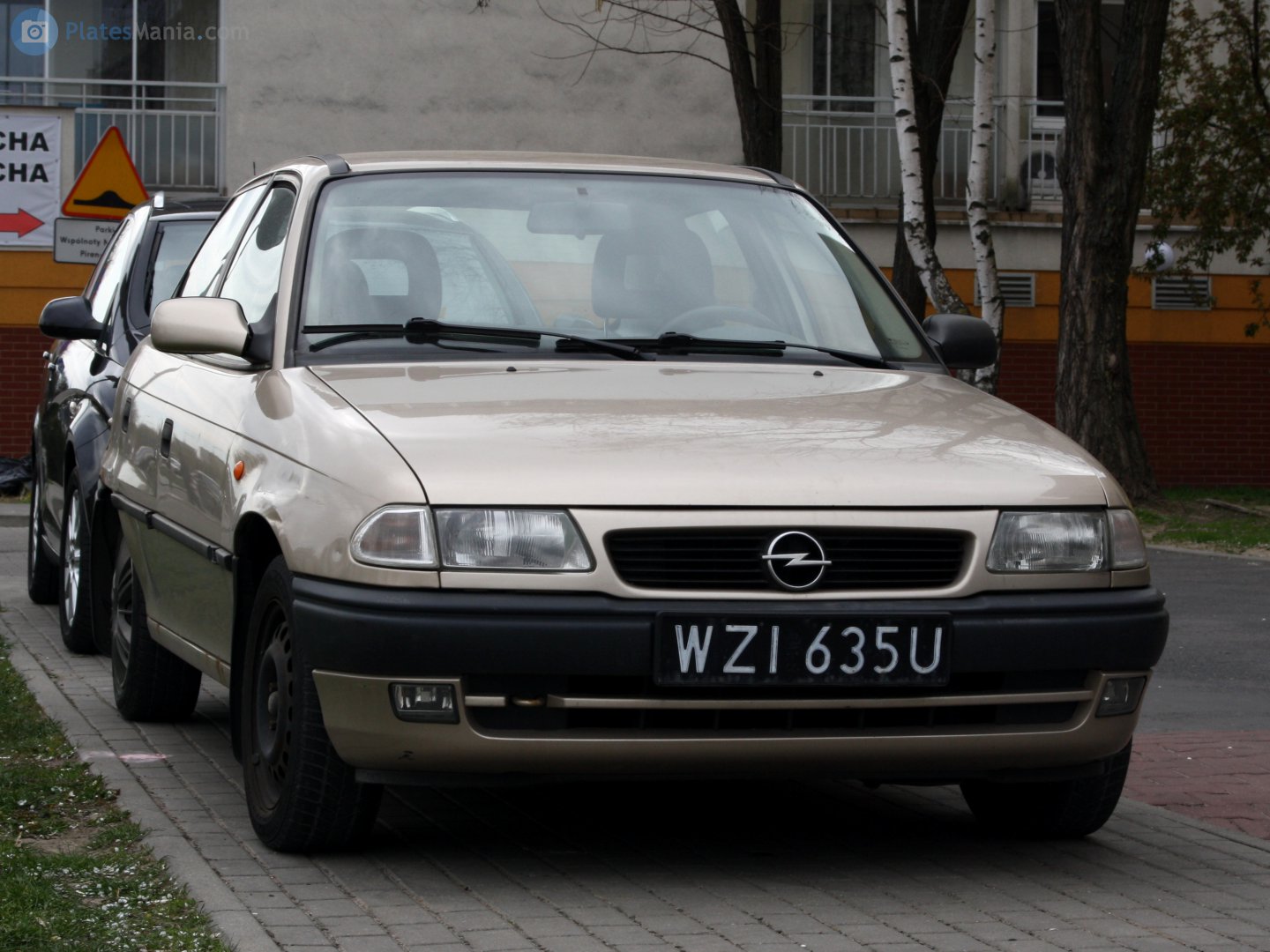WZI 635U, Opel Astra 1st gen Sedan (F; T92), 1992–1998 (–2002 for Eastern Europe)