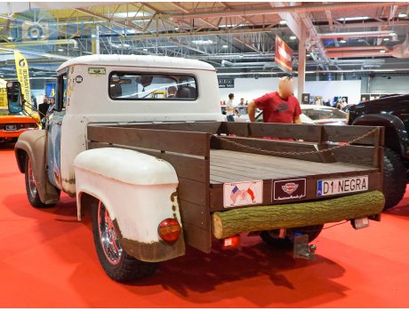 D1 NEGRA, Ford Expedition