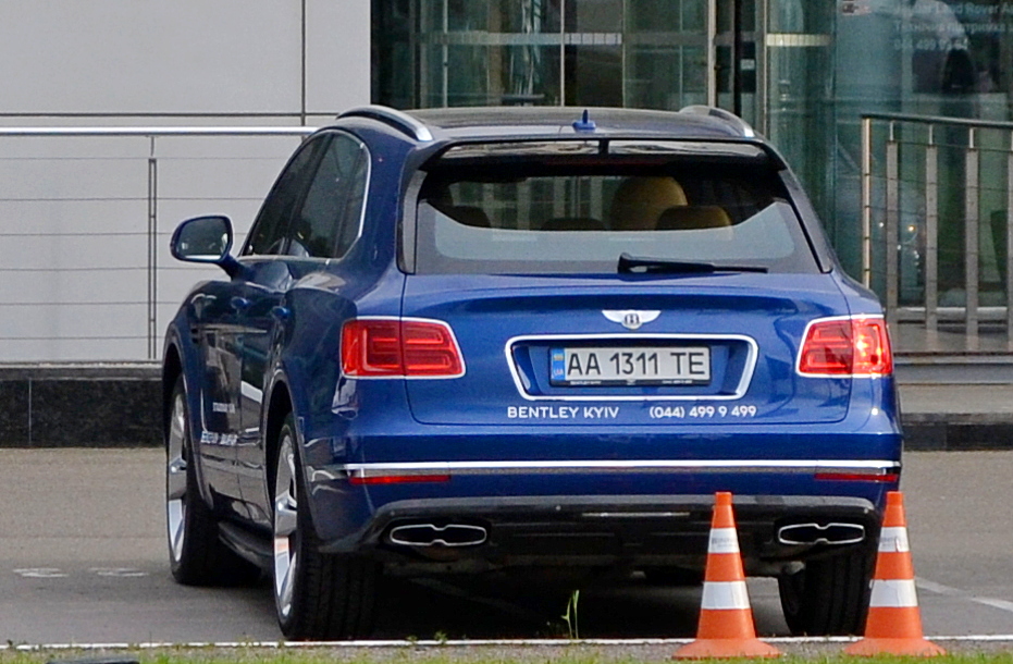 AA 1311 TE, Bentley Bentayga 1st gen (PL71), 2016–2020