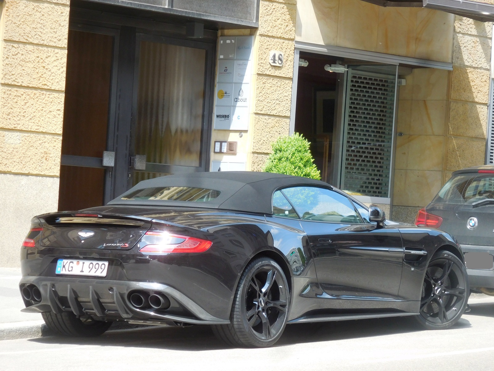 KG I 999, Aston Martin Vanquish 2nd gen Volante, 2013–2018
