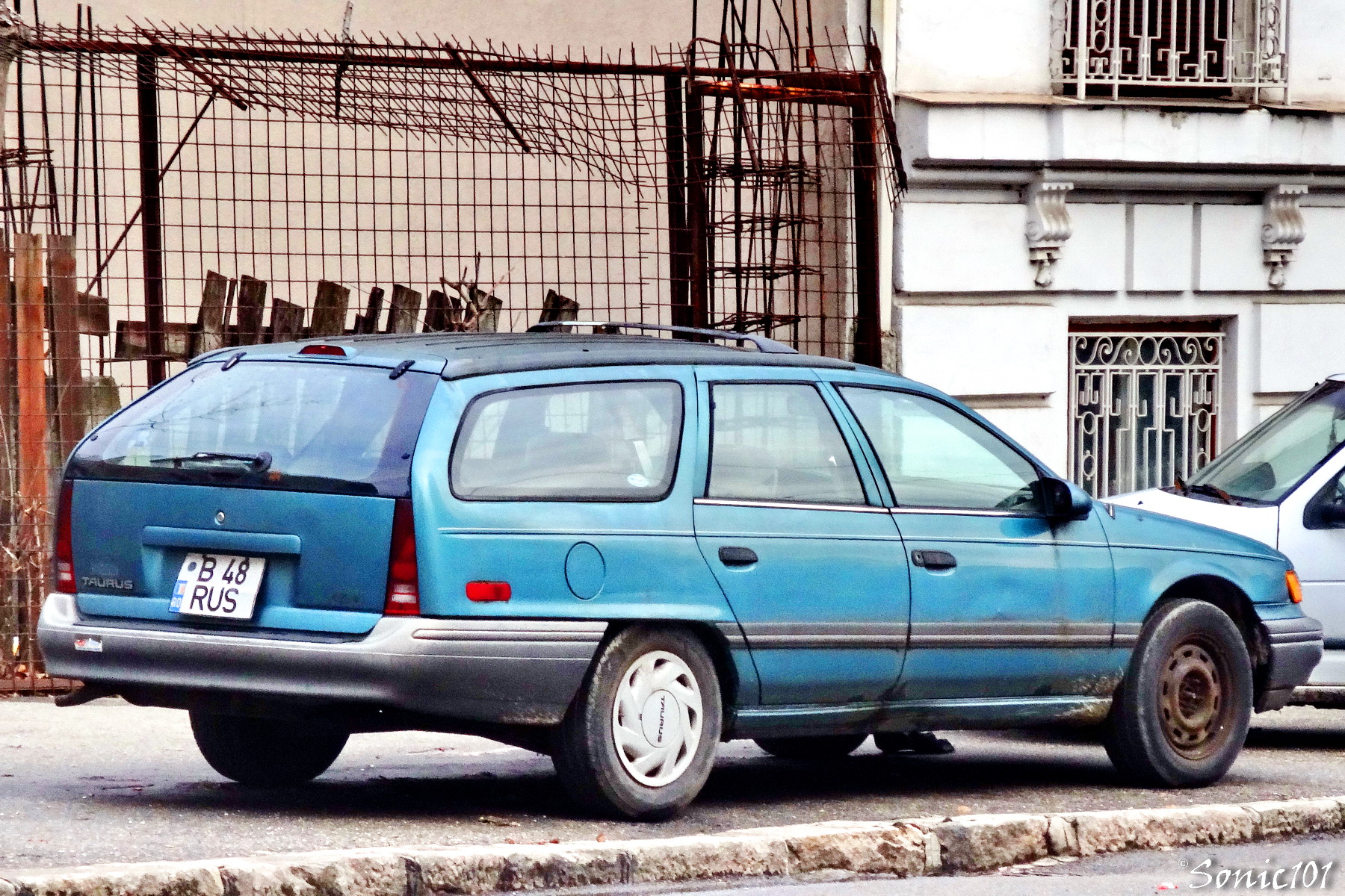 B 48 RUS, Ford Taurus 1st gen Station Wagon (74D; DN5), 1985–1991