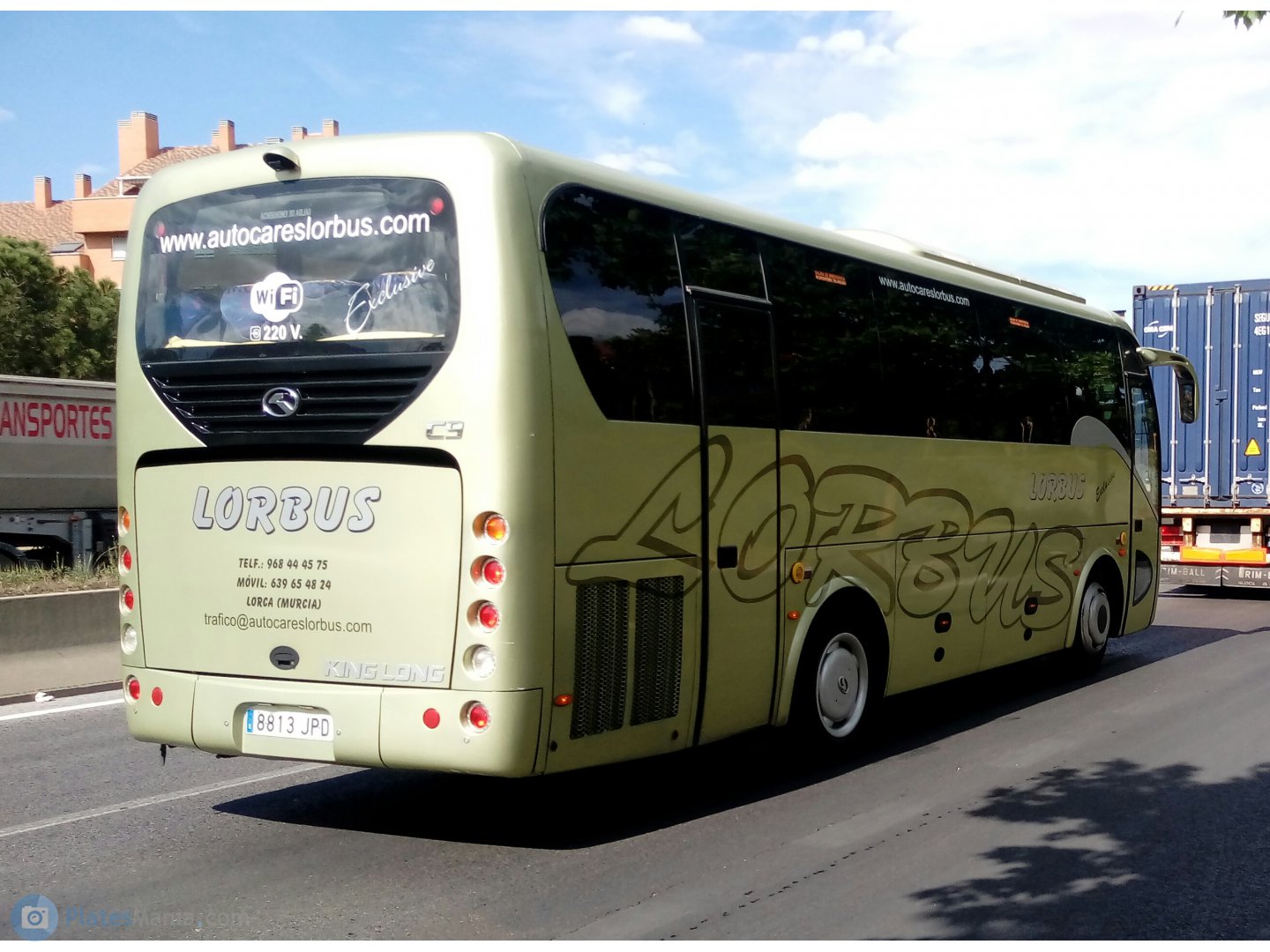 8813 JPD, King Long C9 