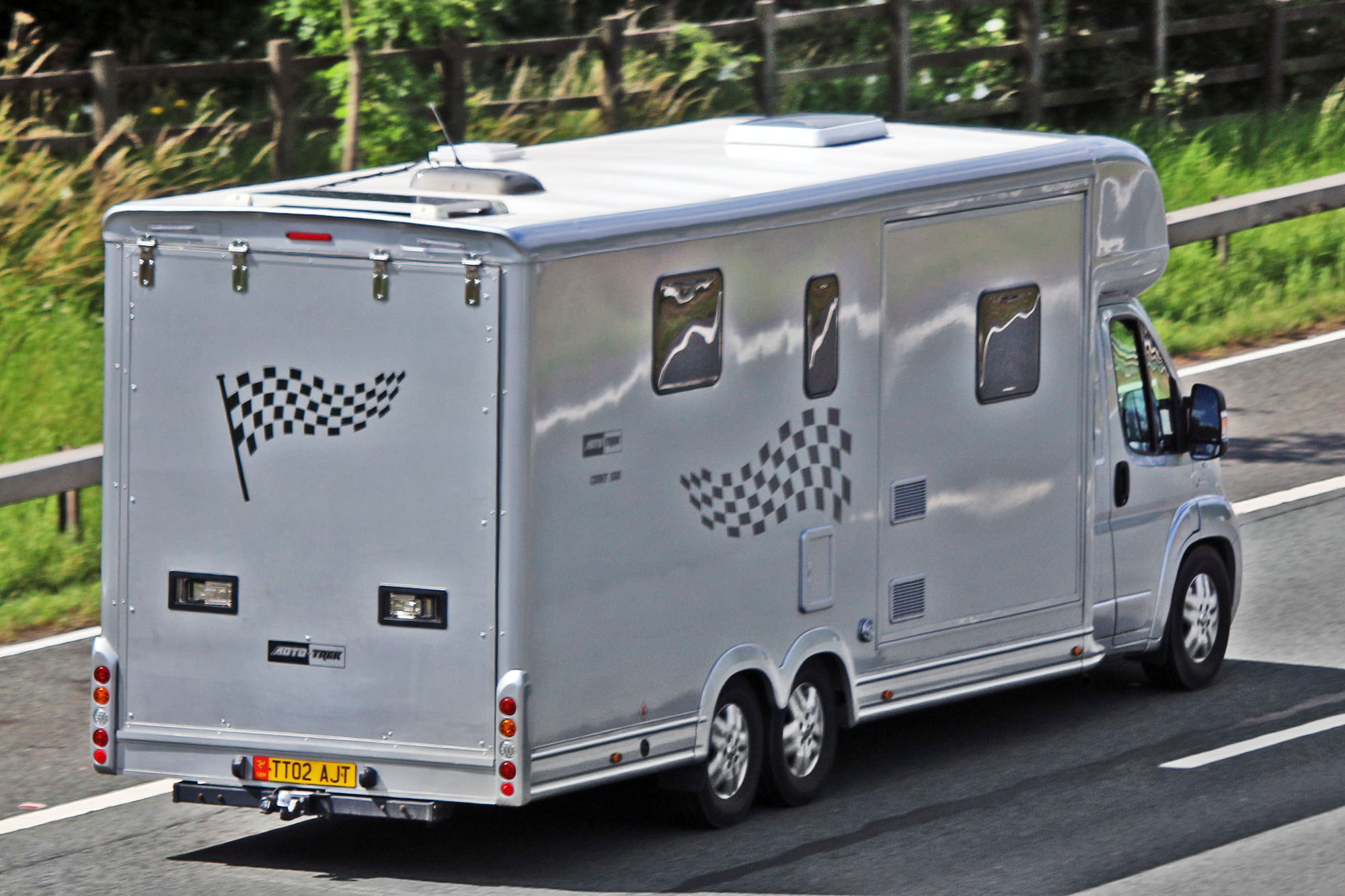 TT02AJT, Moto-Trek Comet 