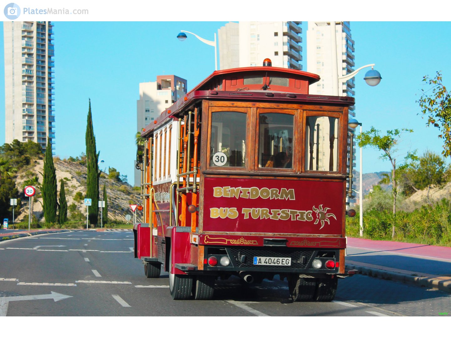 A 4046 EG, Ford F-700 7th gen, 1979–1995