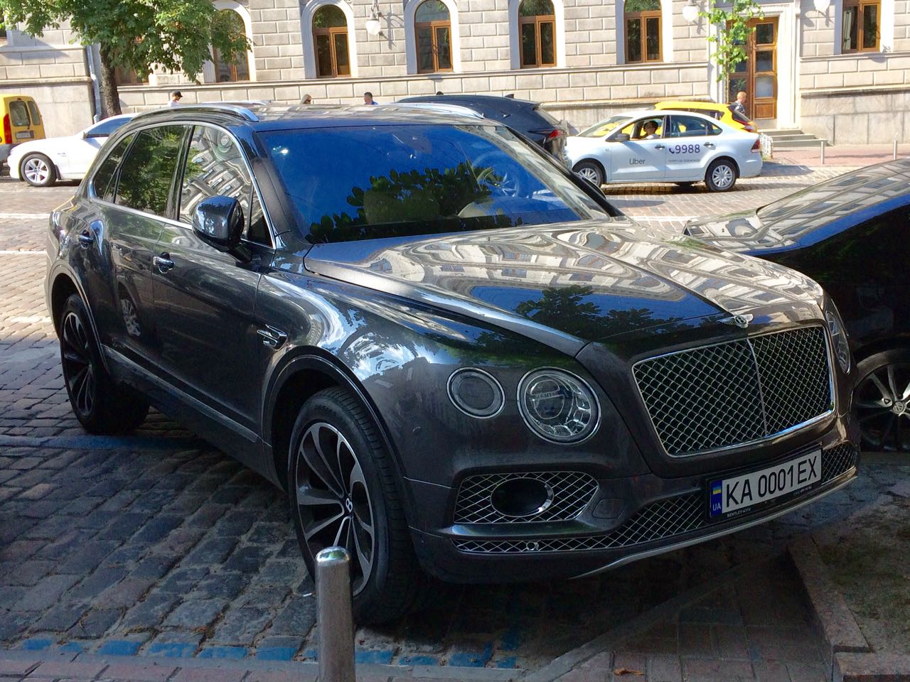 KA 0001 EX, Bentley Bentayga 1st gen (PL71), 2016–2020