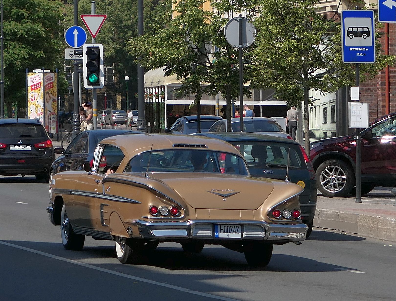 H00242, Chevrolet Impala 1st gen 1958 2-door Hardtop (1747/1847; B-body), 1957–1958