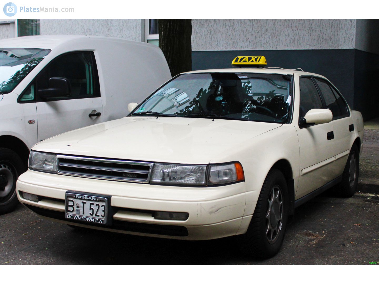 B T 523, Nissan Maxima 2nd gen Sedan (J30), 1988–1994