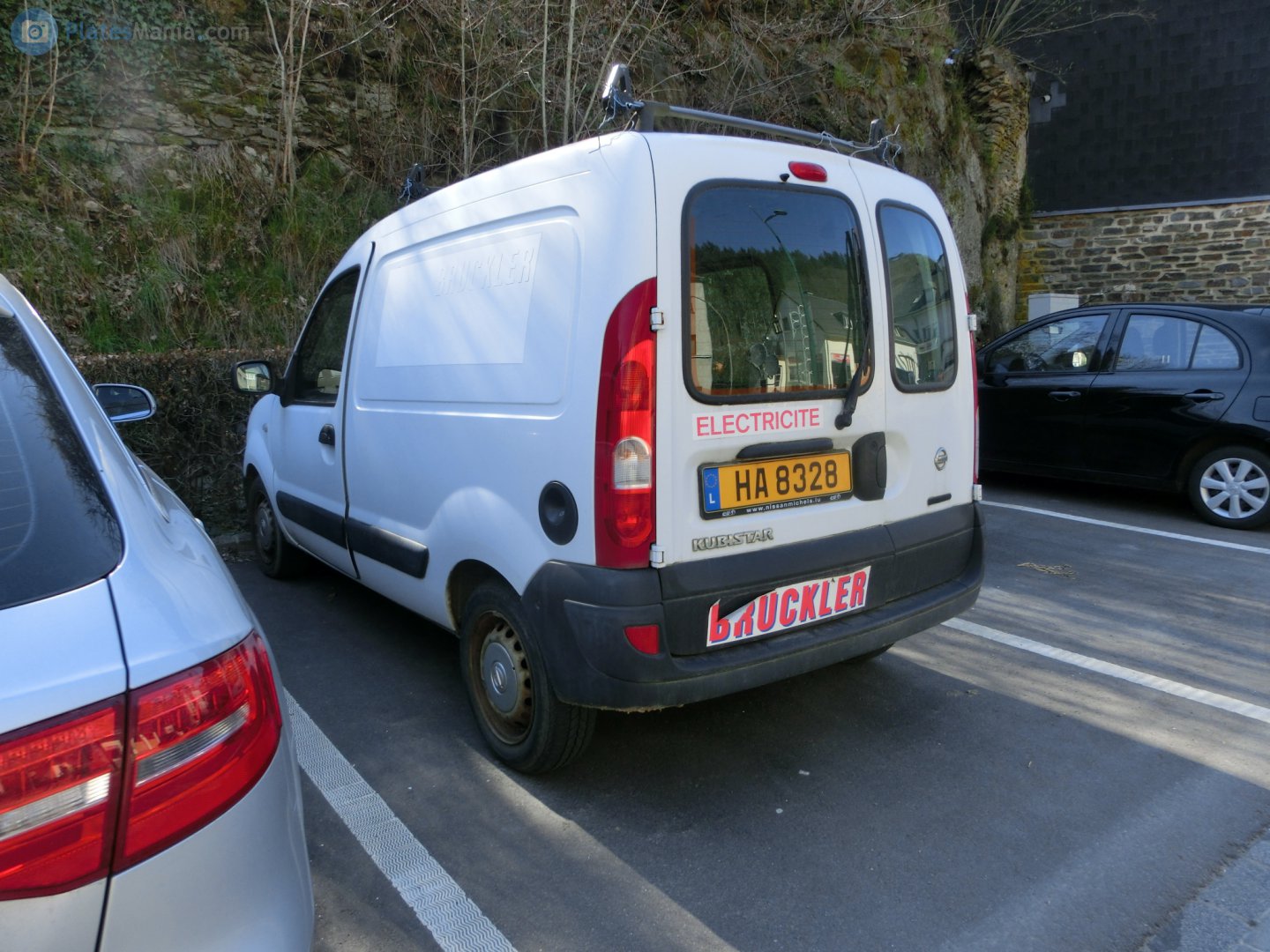 HA 8326, Nissan Kubistar 1st gen (X76), 2003–2009